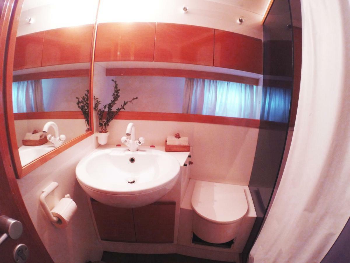 Yacht *